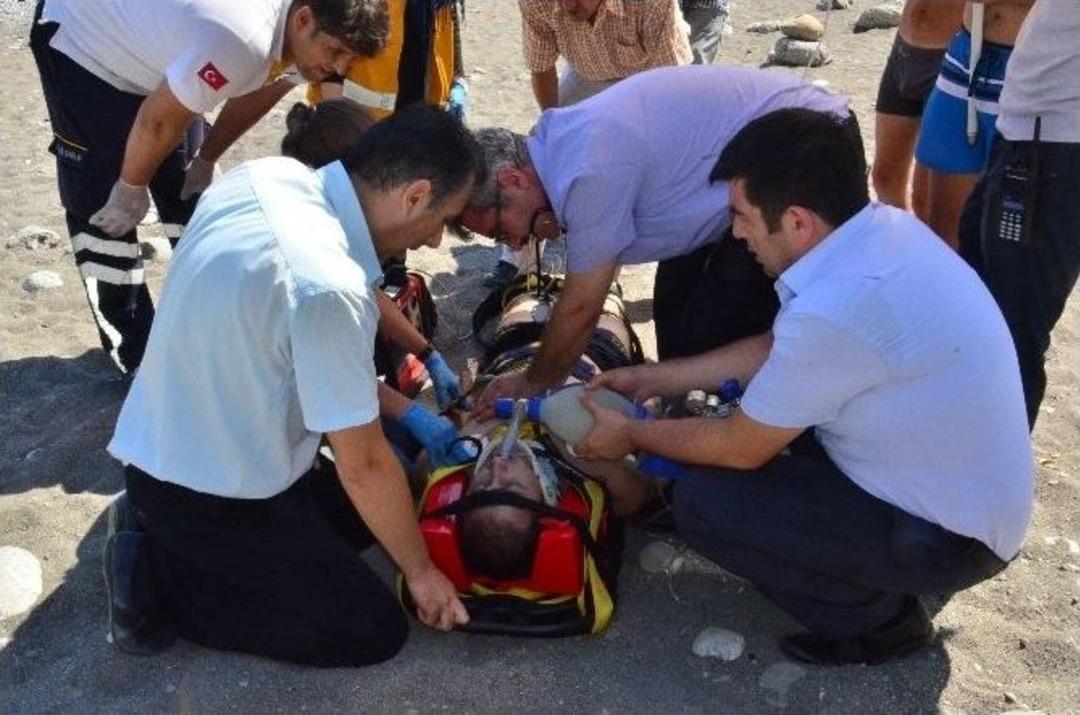 Gen&ccedil; Avukat Denizde Boğulma Tehlikesi Ge&ccedil;irdi