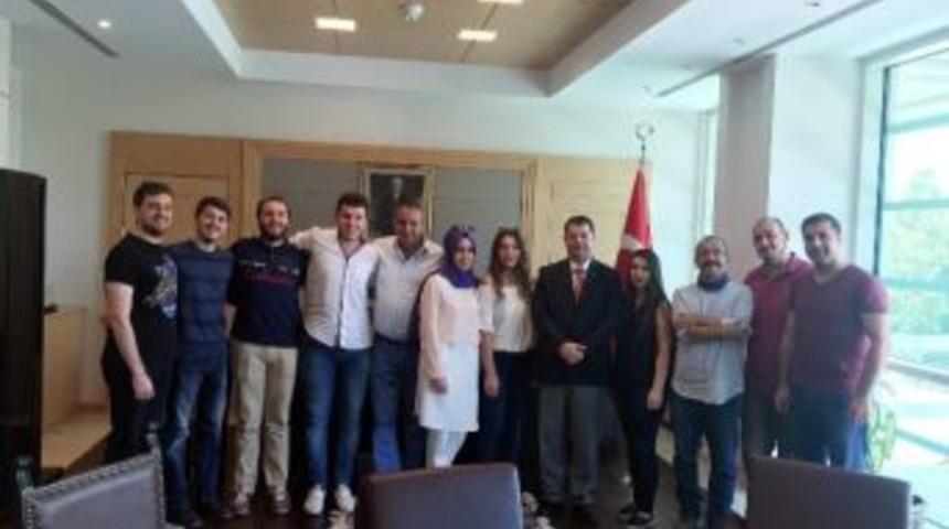 Moldova Amerikan &Uuml;niversitesi&rsquo;nde Bulunan Ga&uuml; &Ouml;ğrencileri, B&uuml;y&uuml;kel&ccedil;i Kartal&rsquo;ı Ziyaret Etti