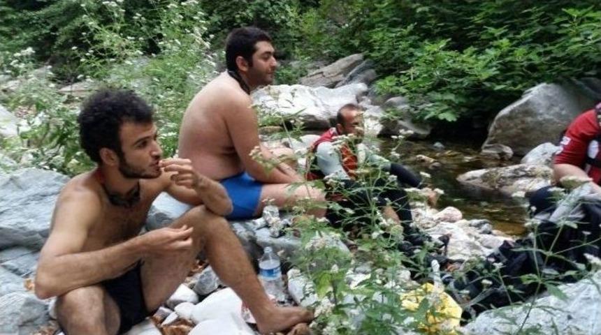 Kanyonda Mahsur Kalan Gen&ccedil;ler İ&ccedil;in Nefes Kesen Kurtarma Operasyonu