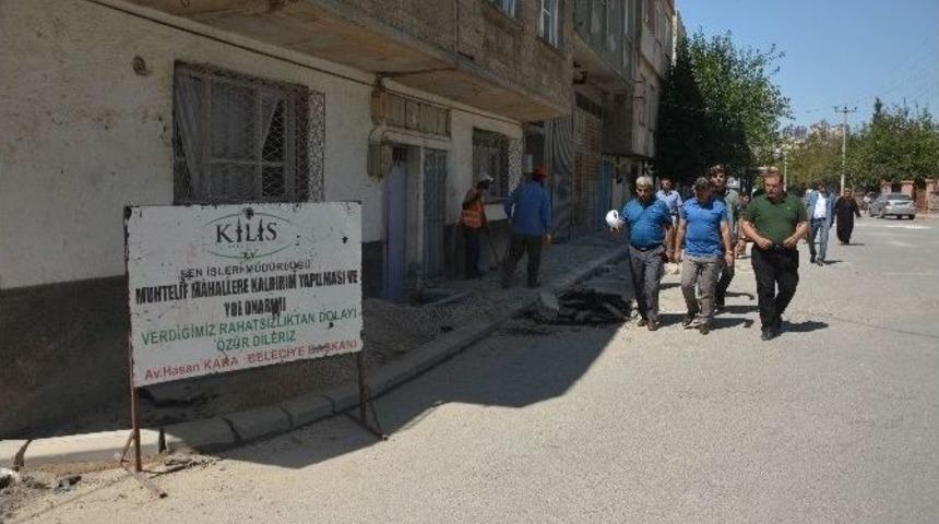 Başkan Kara, Kaldırım Ve Asfalt &Ccedil;alışmalarını İnceledi