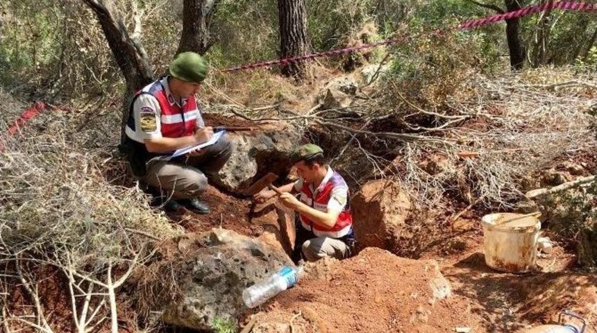 Kral Mezarlarını Kazarken Yakalandılar