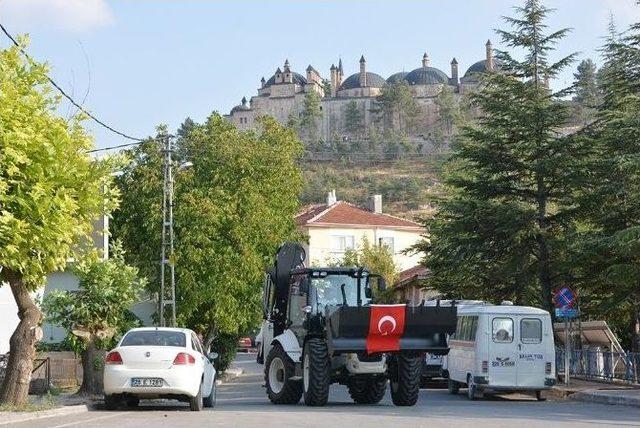 Seyitgazi Belediyesi 2 Adet Yeni İş Makinesi Daha Aldı