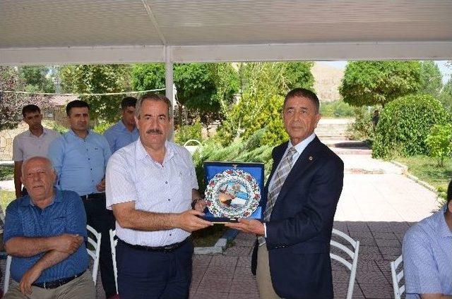 İş Adamı Ahmet Eren Adilcevaz’ı Ziyaret Etti