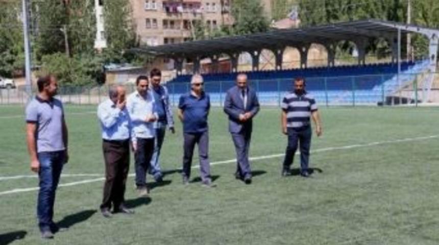 Vali Toprak Spor Tesislerini Denetledi