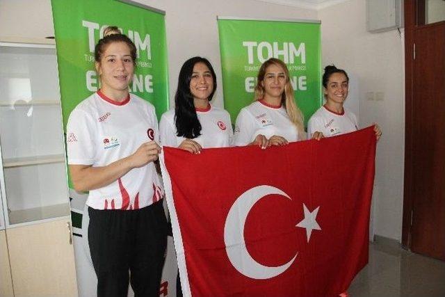 Milli Güreşçiler Rio’ya Uğurlandı