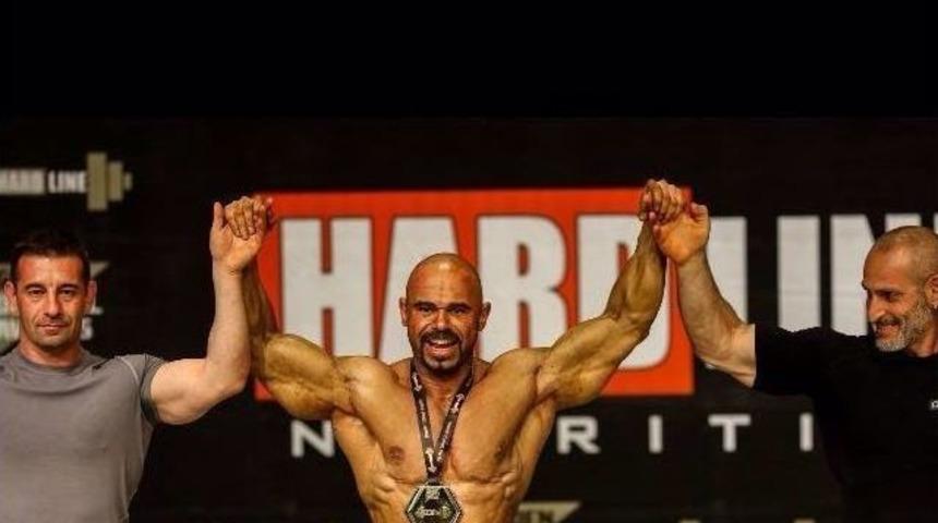 Nk&uuml; Fitnes Antren&ouml;r&uuml;nden D&uuml;nya &Uuml;&ccedil;&uuml;nc&uuml;l&uuml;ğ&uuml;