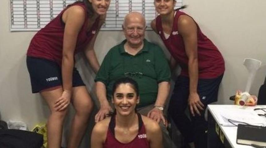 Mehmet Baturalp&rsquo;ten Yakın Doğu &Uuml;niversitesi Kadın Basketbol Takımı&rsquo;na Ziyaret