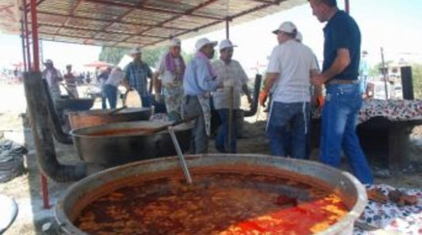 Şenlikte 15 Kazan Pilav Dağıtıldı