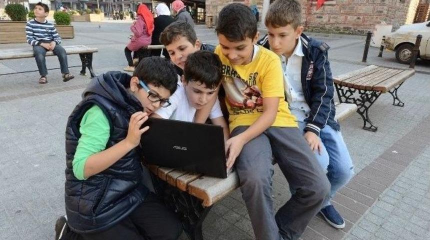 Yıldırım&rsquo;da &Uuml;cretsiz İnternete B&uuml;y&uuml;k İlgi