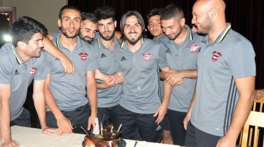 Gaziantepspor&rsquo;da İsmail Haktan Odabaşı&rsquo;na S&uuml;rpriz Doğum G&uuml;n&uuml;