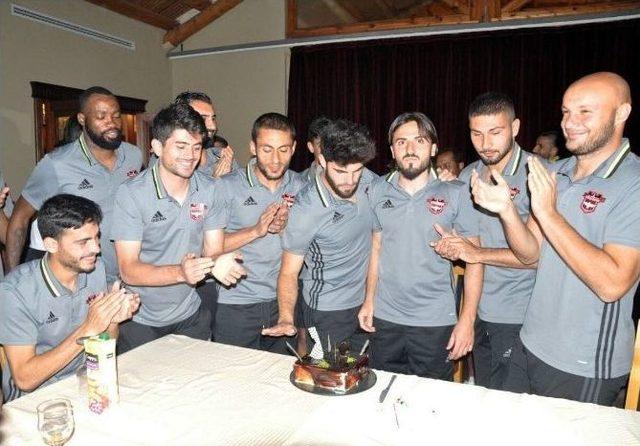 Gaziantepspor’da İsmail Haktan Odabaşı’na Sürpriz Doğum Günü