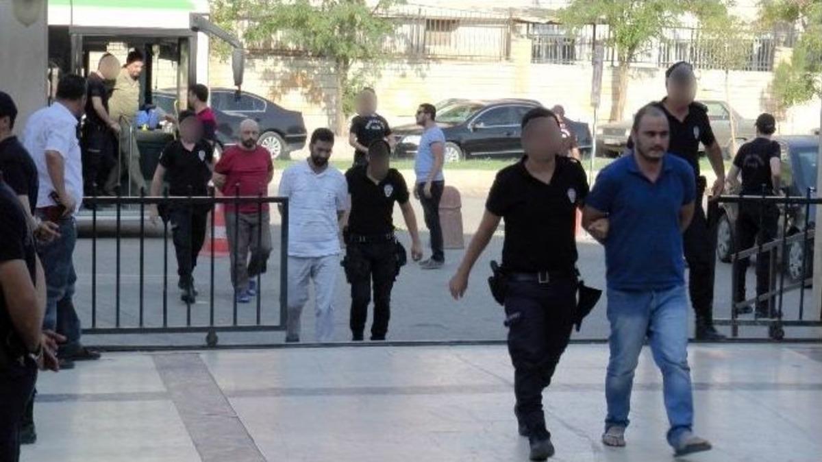G&ouml;zaltındaki 52 Akademisyen Adliyeye Sevk Edildi