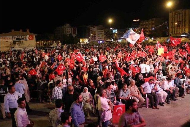 Haliliye Belediyesi Demokrasi Nöbetine Devam Ediyor