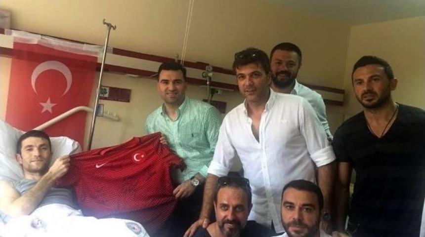 T&uuml;rkiye Profesyonel Futbolcular Derneği&rsquo;nden Gazilere Ziyaret