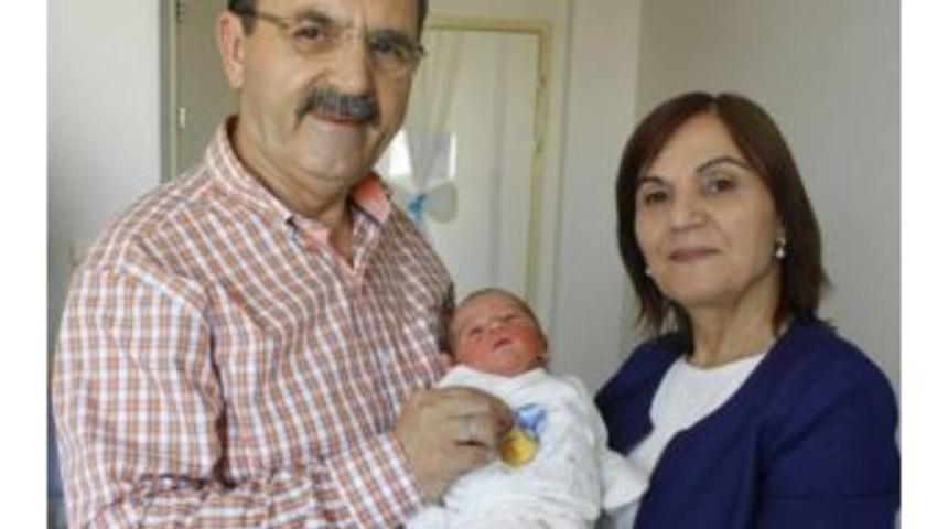 Başkan Şahin Ve Ailesinden Vefa