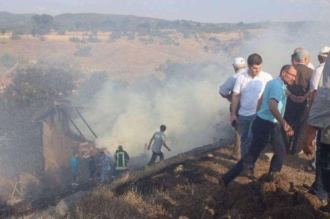 Domani&ccedil;&rsquo;te 6 Ev Yandı