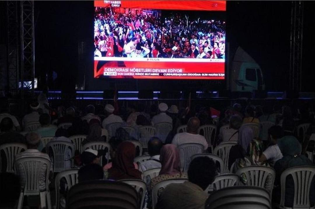 Antalya&rsquo;da Y&uuml;ksek Sıcaklıkta Demokrasi N&ouml;beti