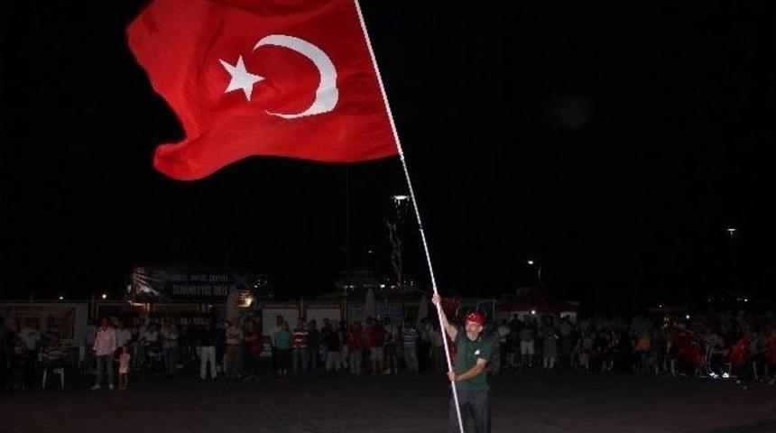 &Ccedil;anakkale&rsquo;de Demokrasi N&ouml;beti Devam Ediyor
