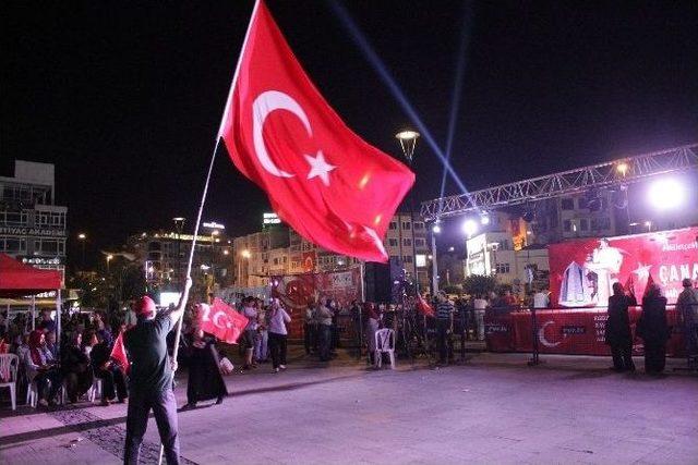 Çanakkale’de Demokrasi Nöbeti Devam Ediyor