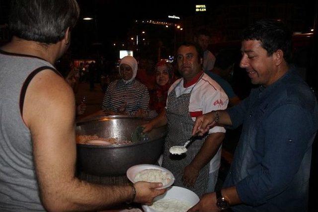 Çanakkale’de Demokrasi Nöbeti Devam Ediyor