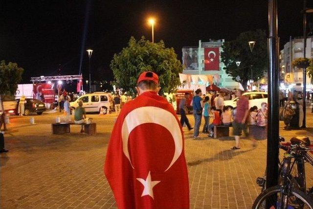 Çanakkale’de Demokrasi Nöbeti Devam Ediyor