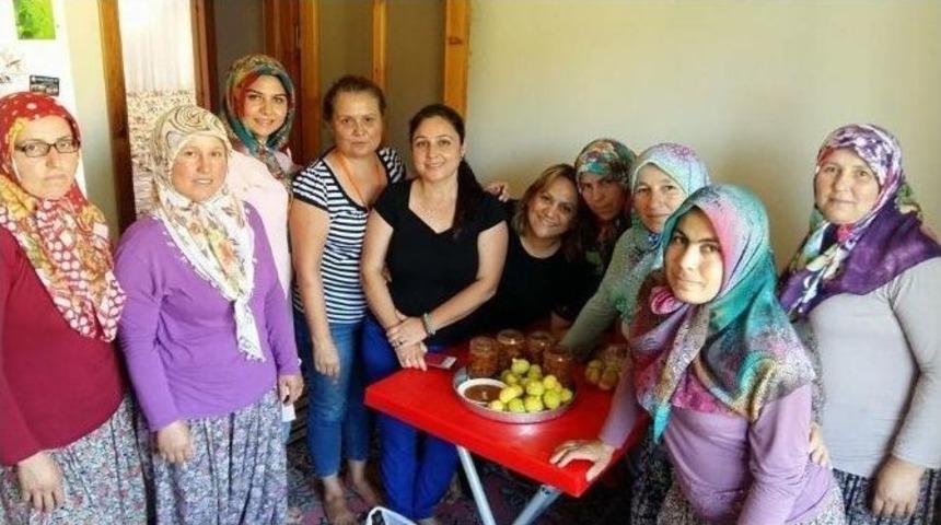 Yenipazarlı Kadınlar Taze İncir Re&ccedil;eli Yapmayı &Ouml;ğrendi