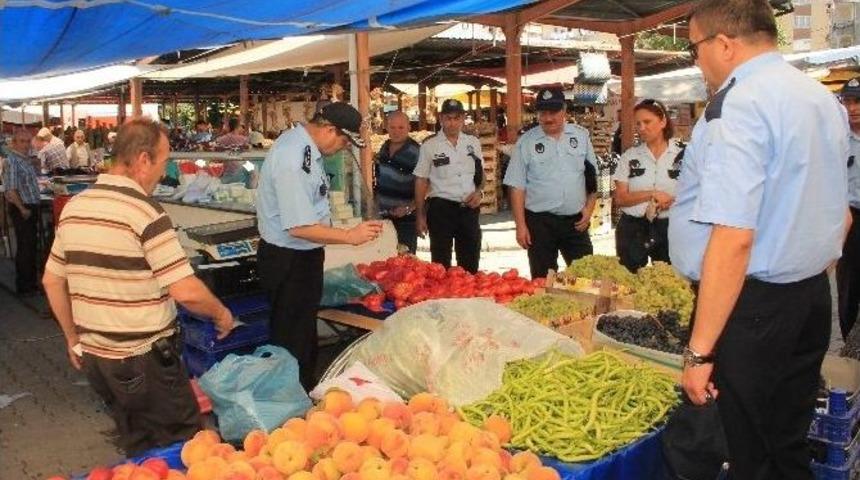Devrek İki Pazarcı Esnafının Tezgahı Kapatıldı