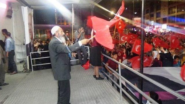 Van’da Demokrasi Nöbeti Devam Ediyor