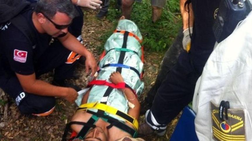 Balık Avlamaya Giden 2 Kişiye Ayı Saldırdı