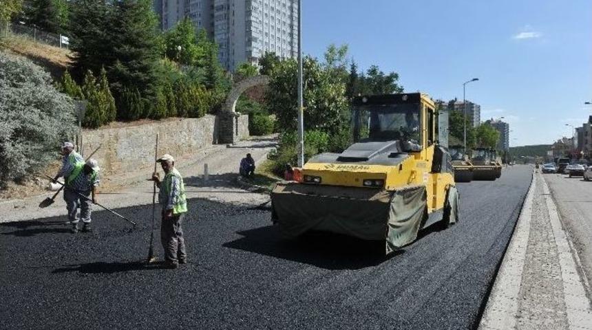 Yenilenen Dikmen Caddesi&rsquo;nde Asfalt Serimi Başladı