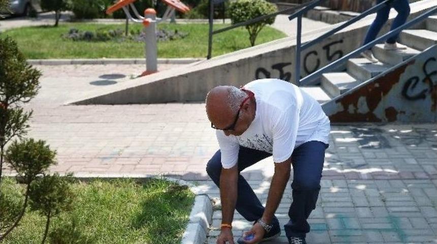 Topladığı Mavi Kapaklar, Engellilere Tekerli Sandalye Oldu