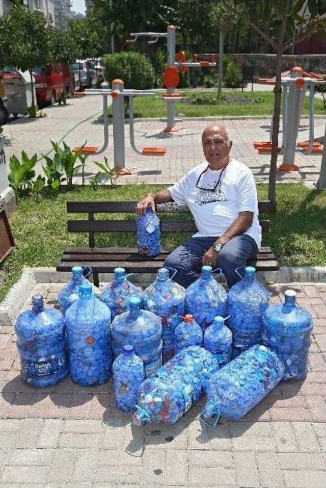 Topladığı Mavi Kapaklar, Engellilere Tekerli Sandalye Oldu