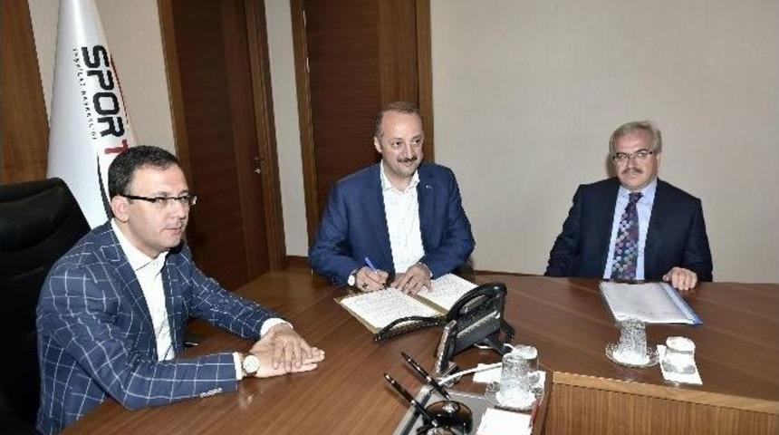 Mamak Belediyesi&rsquo;nden Eğitime Reklam Desteği