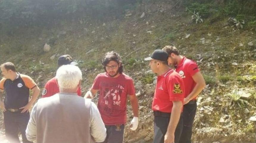 Uludağ’da Kaybolan İki Genci Jak Kurtardı