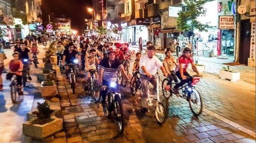 Demokrasi İçin Pedal Çevirdiler