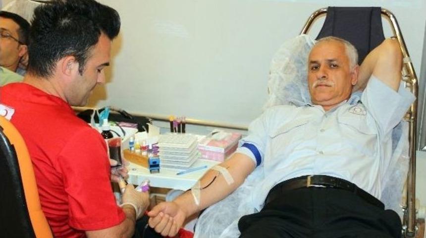 To&ccedil; Bir-sen &Uuml;yeleri Kan Bağışladı