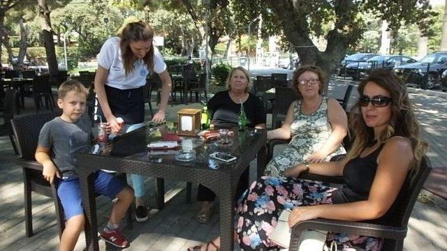 Burhaniye’de Kampüs Sahil Kafe Yoğun İlgi Gördü