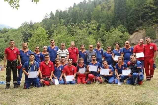 Rize’de Sağlık Çalışanları Böyle Eğitiliyor