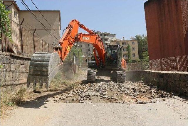 Bitlis’in Cadde Ve Sokakları Yeni Görünüme Kavuşuyor