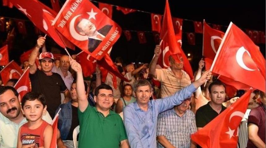 Demokrasi N&ouml;betinde T&uuml;rk Sanat M&uuml;ziği R&uuml;zgarı Esti