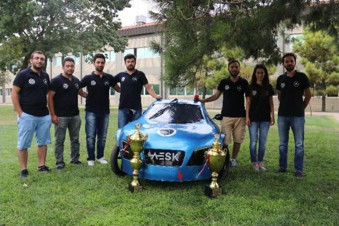 Geleceğin Arabasını Yt&uuml;&rsquo;l&uuml; Gen&ccedil;ler Yaptı