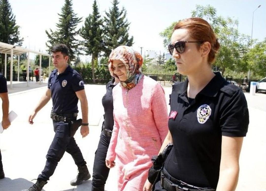 Fet&ouml;/pdy Ş&uuml;phelisi Akademisyenler Adliyeye Sevk Edildi