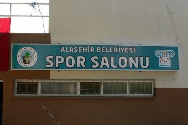 Alaşehir Belediyesi Kapalı Spor Salonuna Revizyon