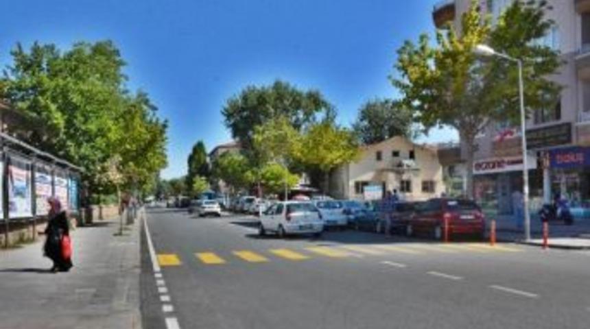 Aksaray Belediyesi, Caddelerdeki Trafik Ve Yol &Ccedil;izgilerini Yeniliyor