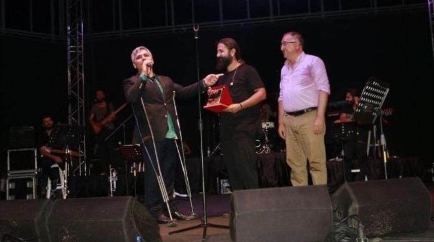 Koray Avcı Şarkılarını Yosk İ&ccedil;in S&ouml;yledi