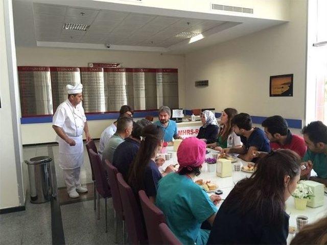 Genel Sekreter Gümüştaş, Çorlu Devlet Hastanesi Nöbetçi Personeliyle Kahvaltıda Buluştu