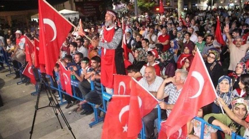Elazığ’da Demokrasi Nöbeti Devam Ediyor