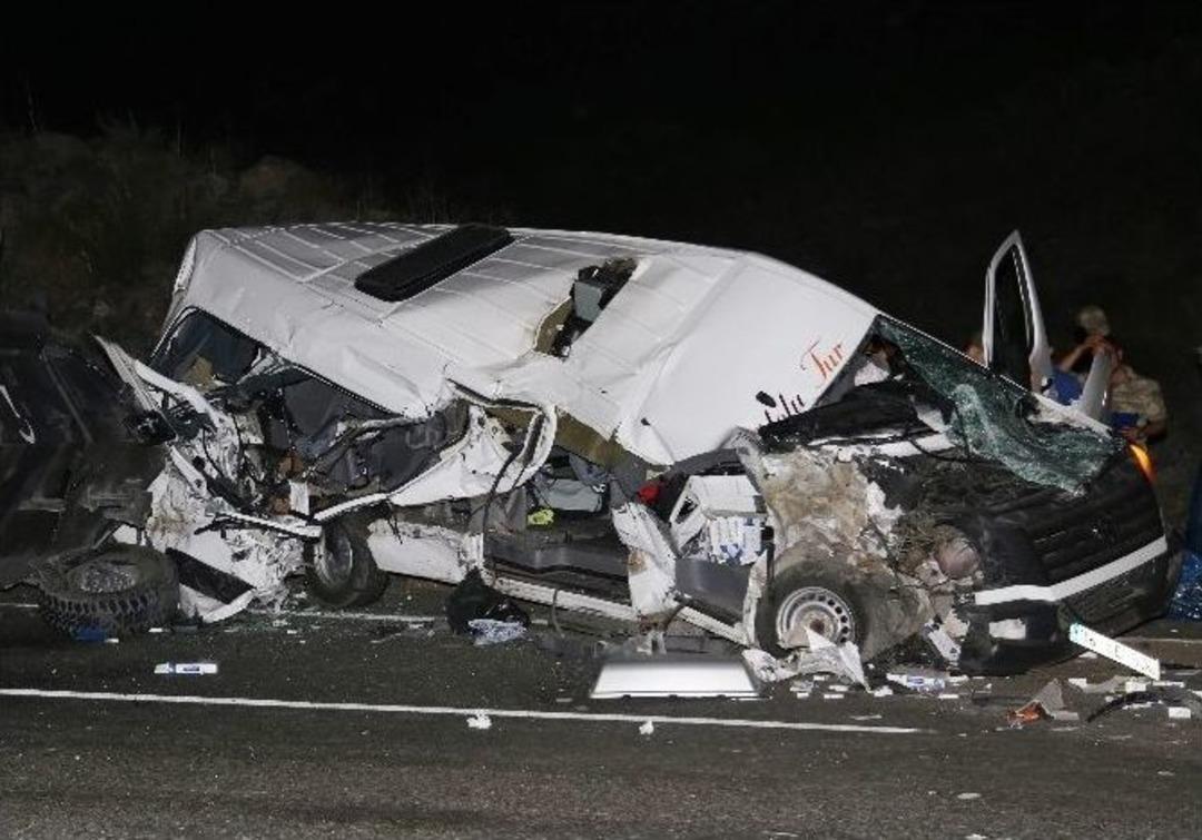 Iğdır&rsquo;da Trafik Kazası: 2&rsquo;si Asker 1&rsquo;i &Ccedil;ocuk 5 Yaralı