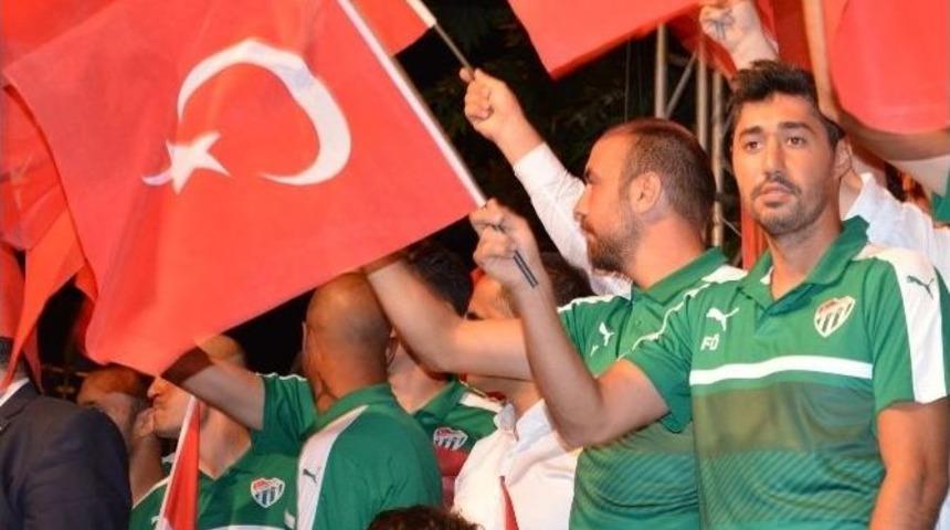 Bursasporlu Futbolcular Demokrasi N&ouml;betinde