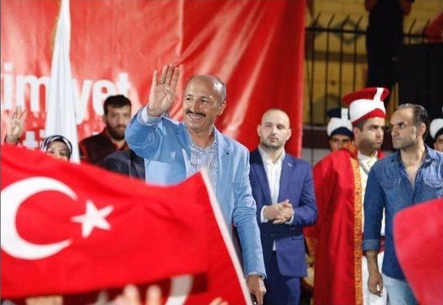 5 Şehidin Yakını Ve 16 Gazinin Katılımıyla ‘son Demokrasi Nöbeti’de Sultangazi’de Coşkuyla Tutuldu